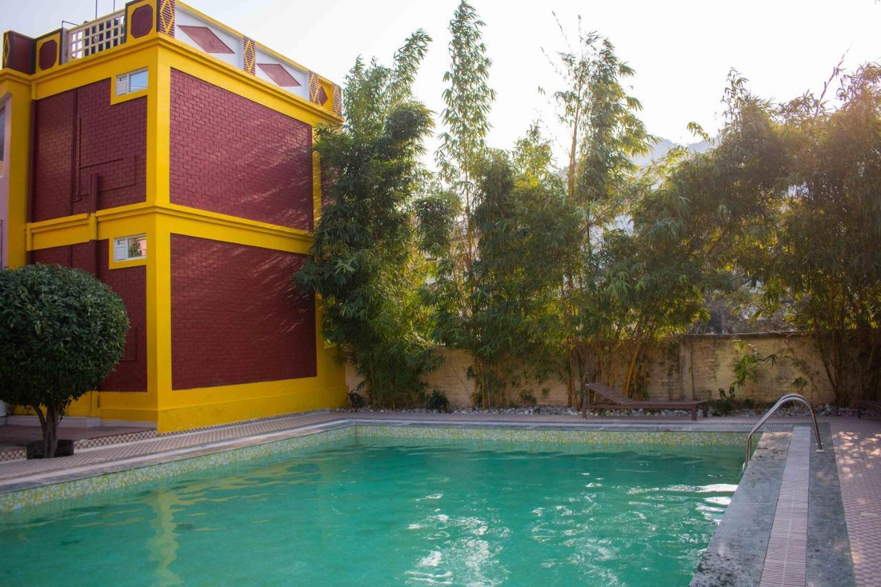 Mvt Guesthouse & Restaurant Rishīkesh Buitenkant foto