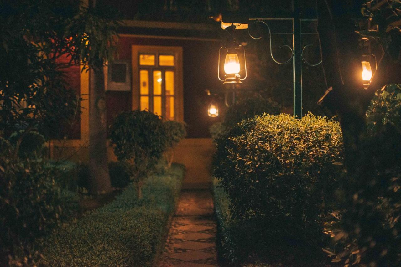 Mvt Guesthouse & Restaurant Rishīkesh Buitenkant foto