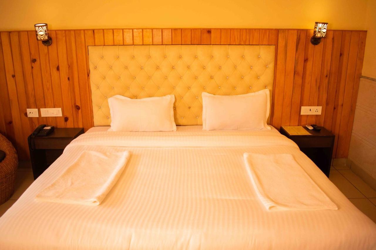 Mvt Guesthouse & Restaurant Rishīkesh Buitenkant foto